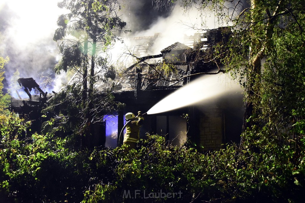 Grossfeuer Einfamilienhaus Siegburg Muehlengrabenstr P0326.JPG - Miklos Laubert